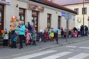 Przedszkolaki z Serocka przywołują wiosnę