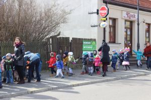 Przedszkolaki z Serocka przywołują wiosnę