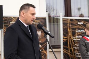 zdjęcia z uroczystości katyńskich