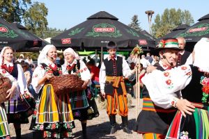 plon przyniesli plon