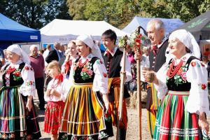 plon przyniesli plon