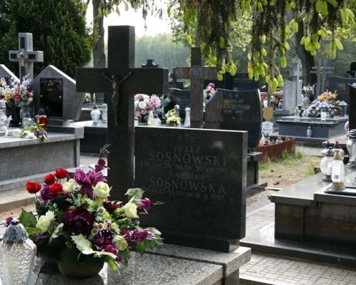 odwiedzanie grobów zmarłych samorządowców