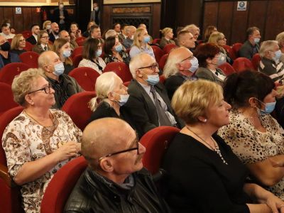 Grypa teatralna Starszaki z nagrodą na festiwalu PTAK