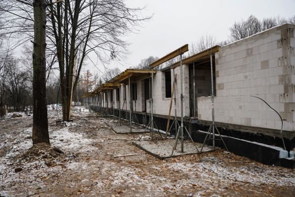 budynek komunalny w Borowej Górze