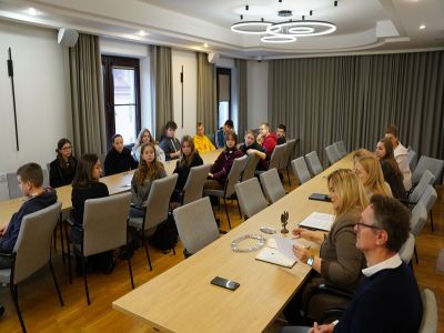 Lekcja Wos-u z uczniami