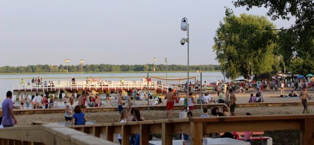 Apel Straży Miejskiej w Serocku do zmotoryzowanych plażowiczów