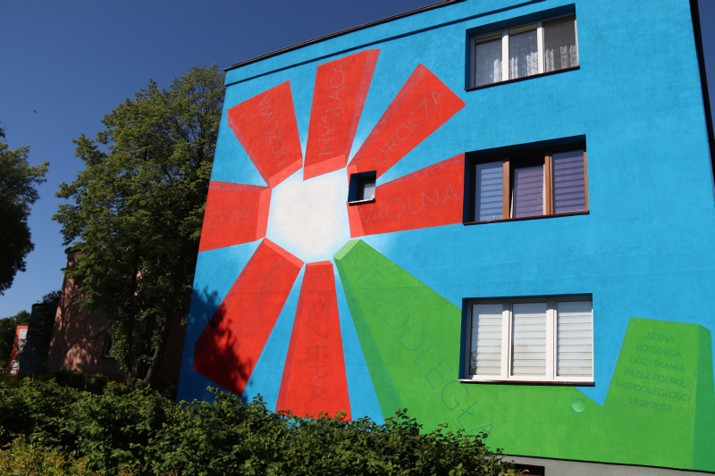 Mural upamietniajacy 100. rocznicę odzyskania przez Polskę niepodległości