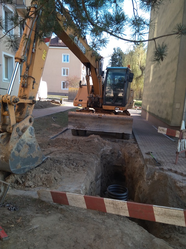 Podłączenie Wspólnot Groszkowskiego 18 i 20 w Zegrzu do nowego systemu kanalizacji gminnej