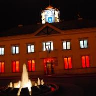 Świąteczna iluminacja świetlna na serockim ratuszu