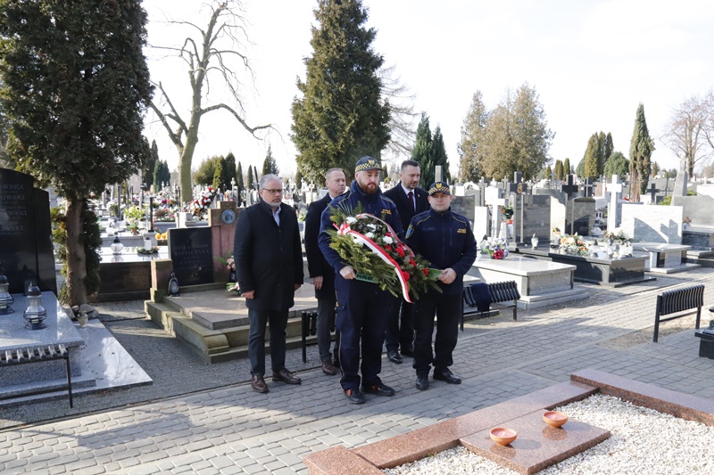Z pamięcią o pomordowanych w serockim wąwozie