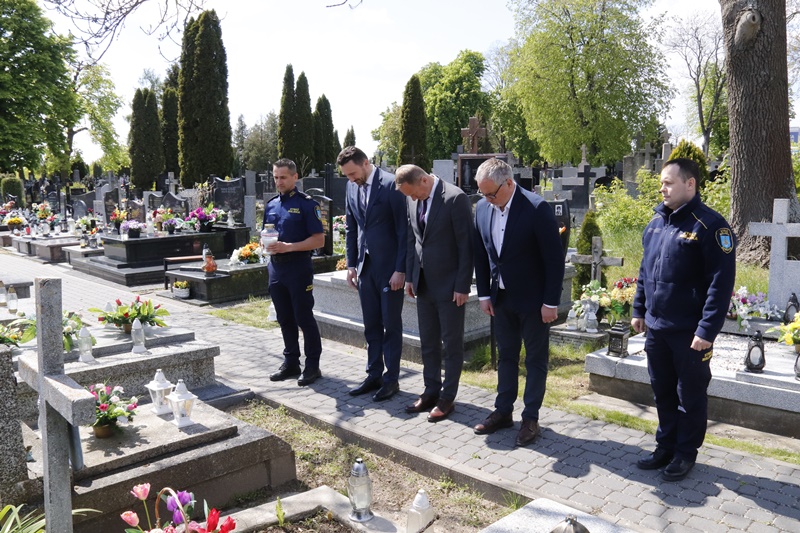 Z pamięcią o żołnierzach i ofiarach okupantów