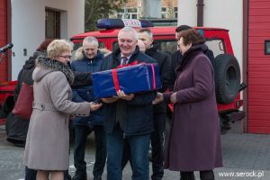 wojewoda mazowiecki wziął udział w gminnych uroczystościach